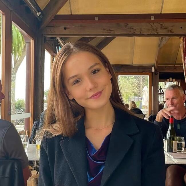 Babysitter in Auckland: Courtnee