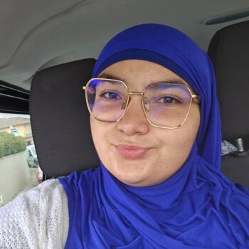 Babysitter in La Louvière: Bianca