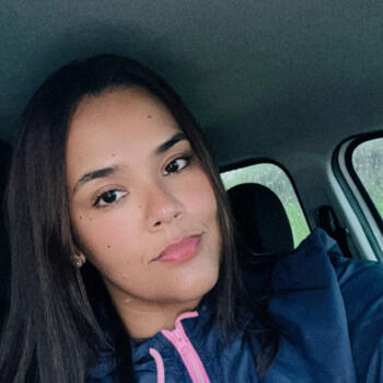 Babysitter in Louveira: Nayara