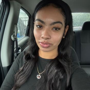 Babysitter in Taunton: Saneiya