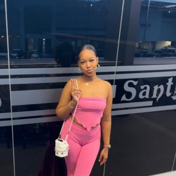 Babysitter in Chaguanas: Joanna