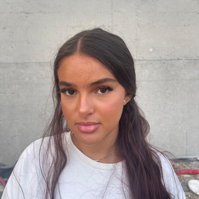 Babysitter in Grenoble: Elleh