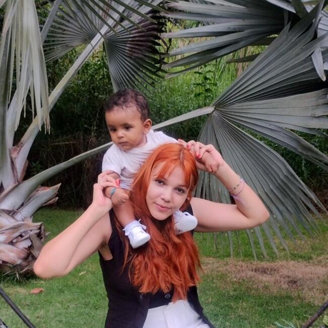 Emprego de babá em Divinópolis: Tainara