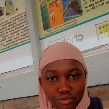 Babysitter in Croissy-sur-Seine: Niamey