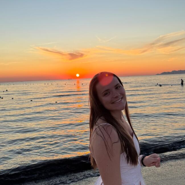 Babysitter in Quincy-sous-Sénart: Camille