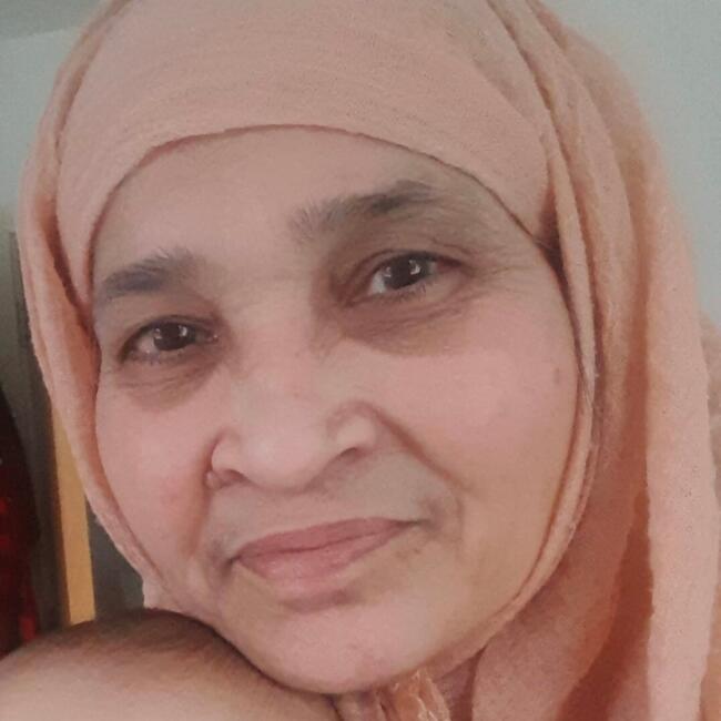 Babysitter in Oldham: Samina rahman