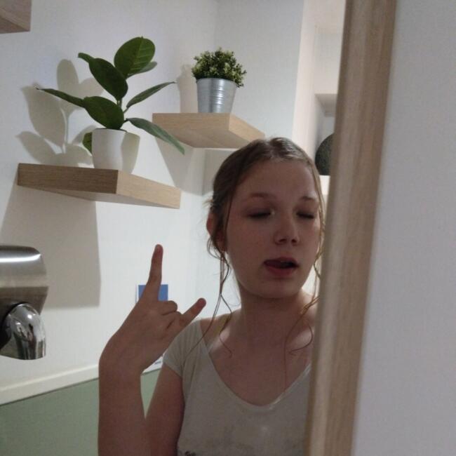 Babysitter in Rouvroy: Lena