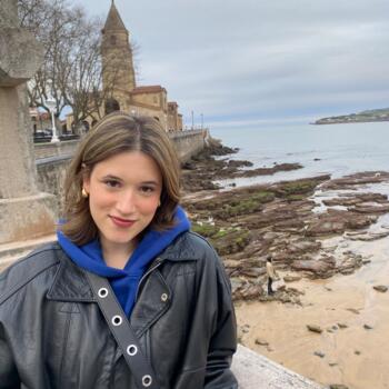 Niñera en Gijón: María