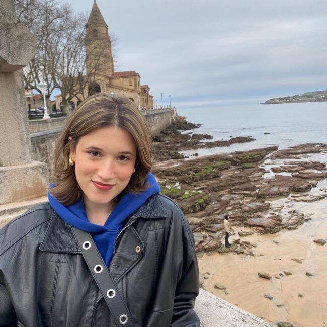 Canguro en Gijón: María