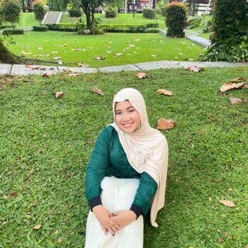 Orang tua Ciracas (Jakarta): Zahra