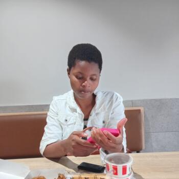 Babysitter Clermont: Nomvuyo
