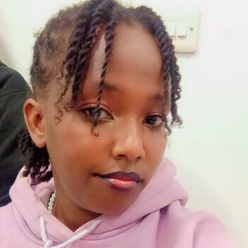 مربية أطفال في الريان: Shalvin