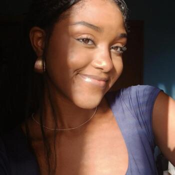 Babysitter in Salvador: Nicole