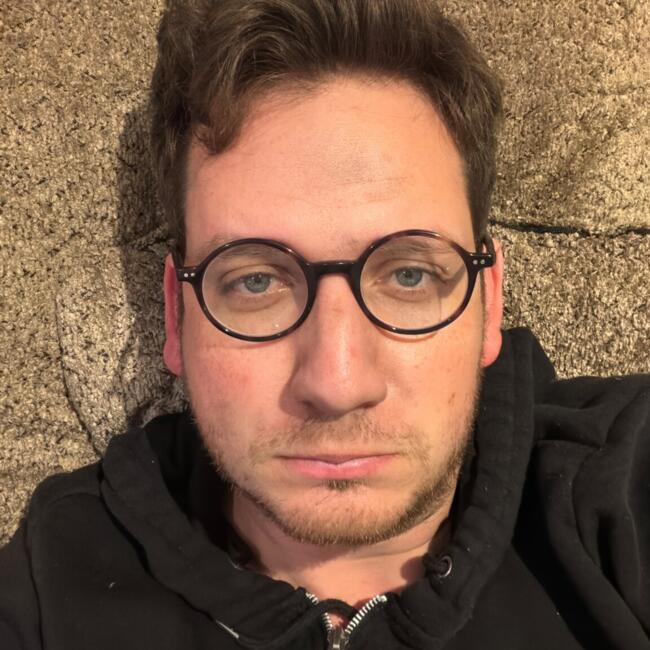 Babysitting job in Chavenay: Elie