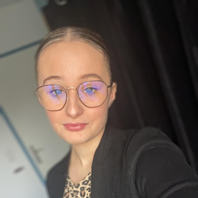 Babysitter in Étalleville: Chloe