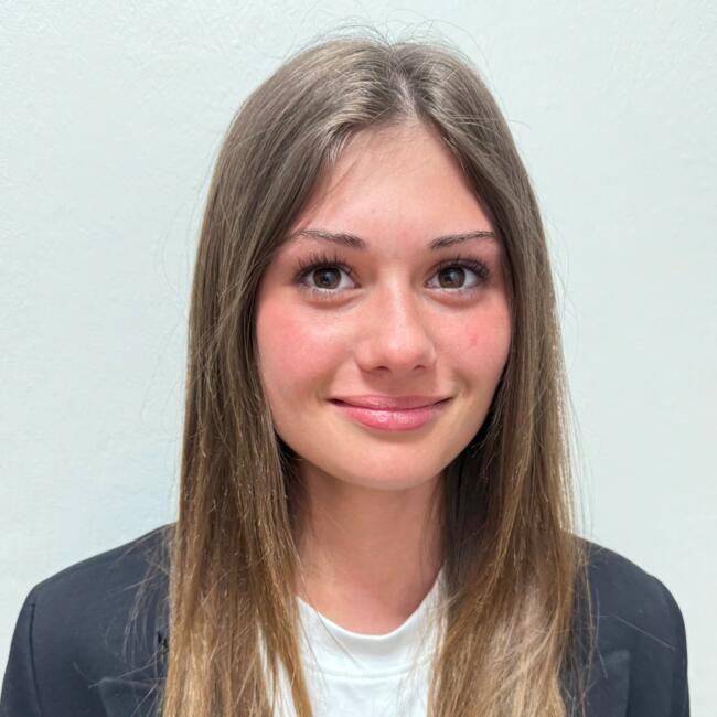 Babysitter in Mougins: Louanne