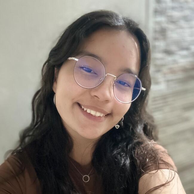 Babysitter in Salinas: Avril