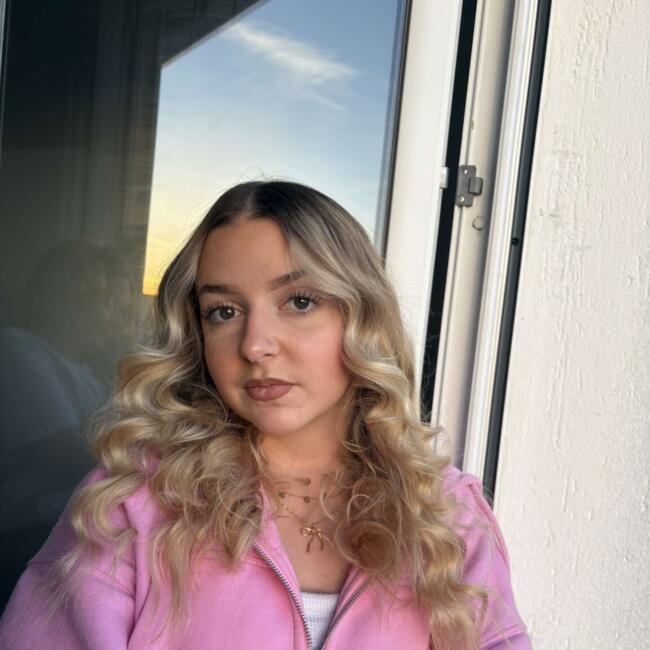 Babysitter in Dijon: Jeanne