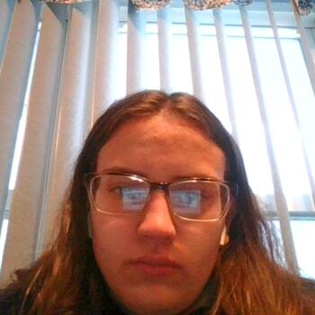 Babysitter in Newark Oaks: MICHAELENA