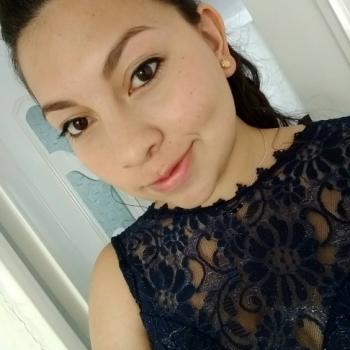 Babysitter in East Elmhurst: Johana