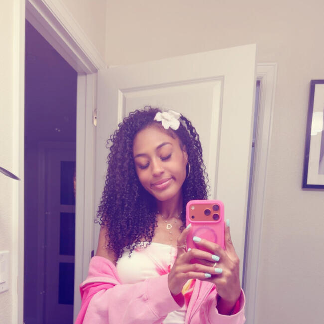 Babysitter in Alpharetta: Alyssa
