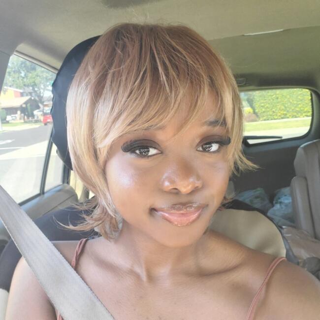 Babysitter in Carson: Cynthia