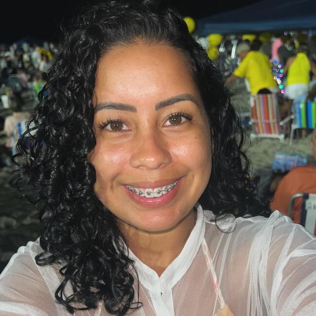 Babá em Balneário Camboriú: Simone Elisia