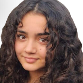 Baby-sitter in Laval: Hanane