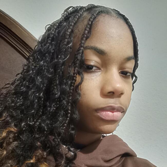 Babysitter in Caparica: Claudia