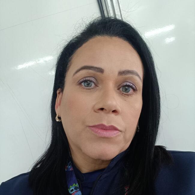 Babysitter in São José dos Campos: Andrea de