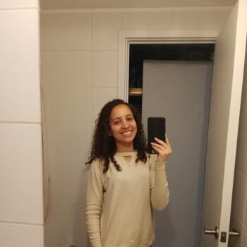 Babysitter Macul: Genesis Andreina Duarte