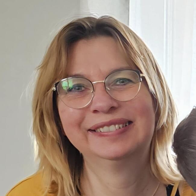 Babysitter in Les Fosses: Celine