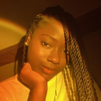 Babysitter in Montreuil: Traycee