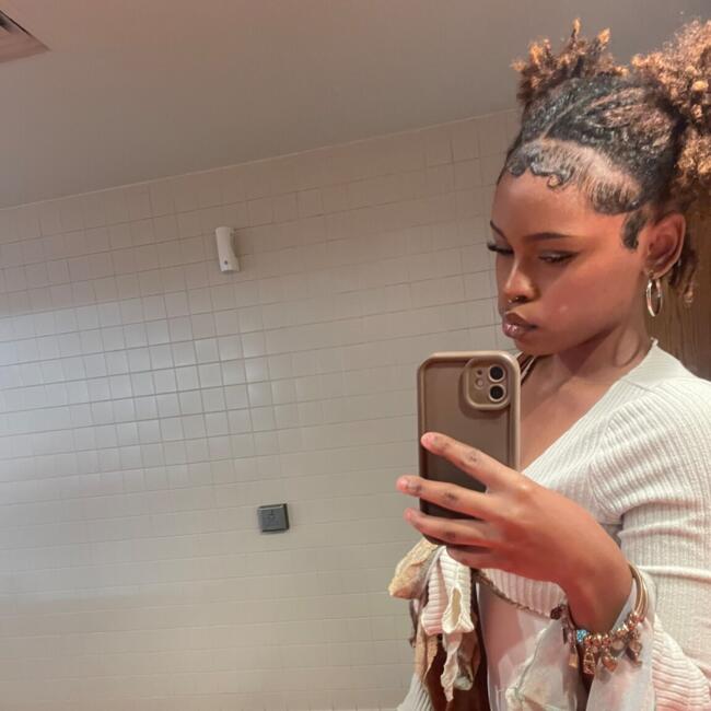 Babysitter in Fort Worth: Kamel