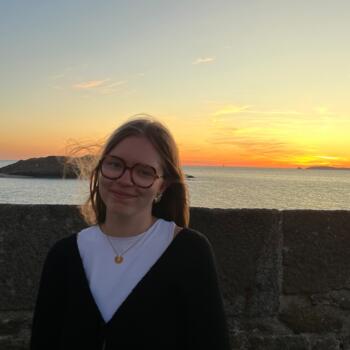 Babysitter in Angers: Noa