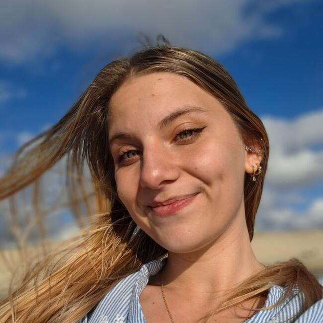 Babysitter in Crocq: Maily