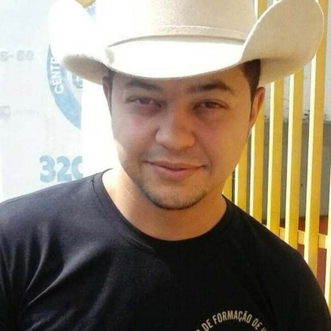 Babysitting job in Arealva: Tiago