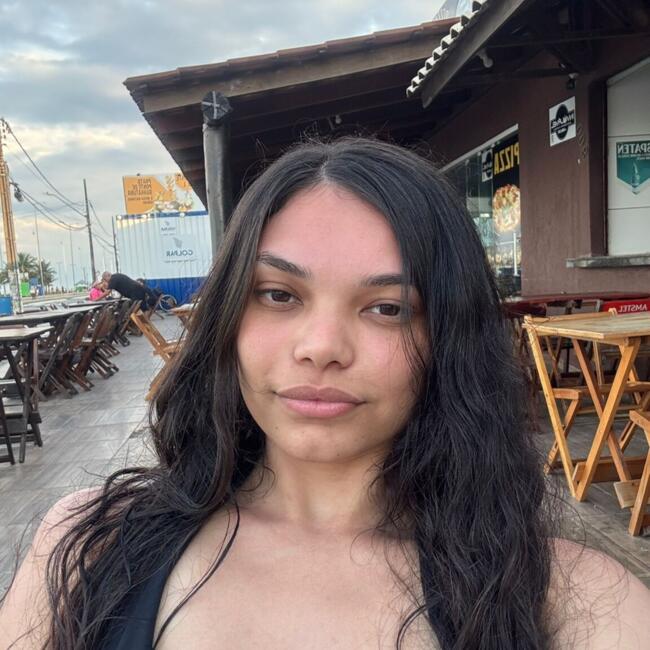 Babysitting job in Maringá: Isabela