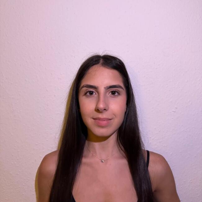 Babysitter in Geneva: Ines