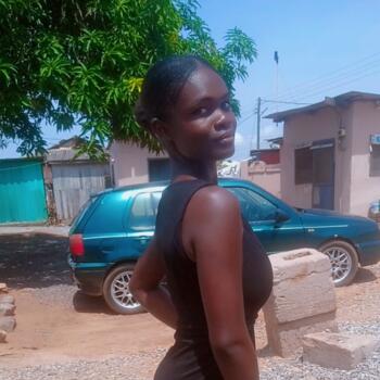 Nanny in Accra: Dora