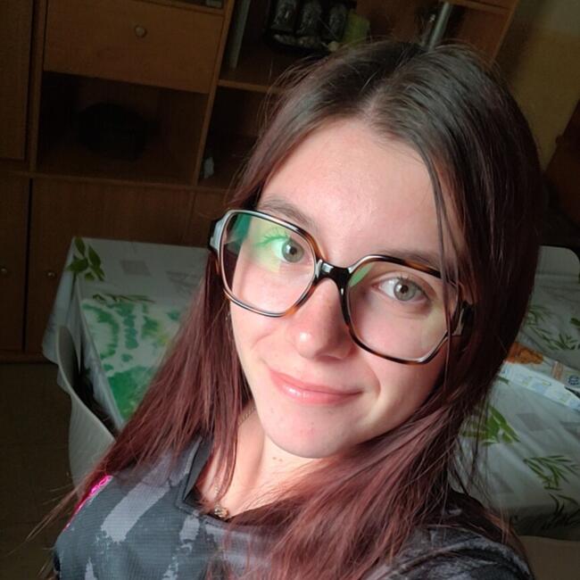Babysitter in Saint-Jean-de-la-Ruelle: Justine