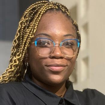 Babysitter in Melun: Lawrencia