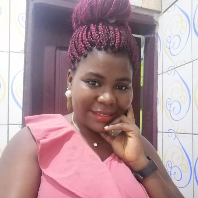 Babysitter in Saint-Étienne: Corine