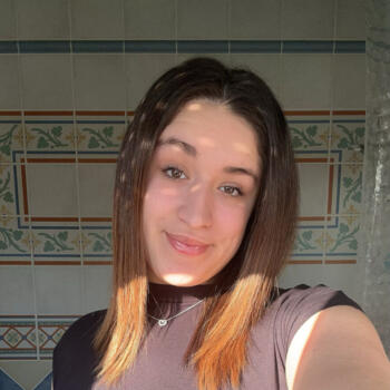 Babysitter Magny-les-Hameaux: Maëva