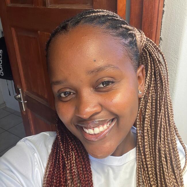 Babysitter in Cape Town: Bayathandwa