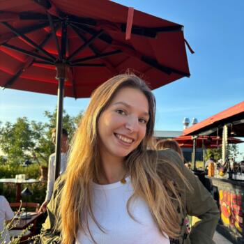 Babysitter in Paris: Agathe