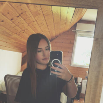 Babysitter in Pluvigner: Fouzihya