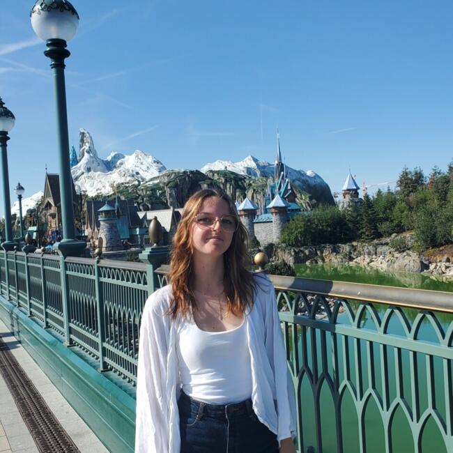 Babysitter in Sainte-Marie-Kerque: Louise