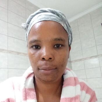 Babysitter in Mtontsasa: Dolly