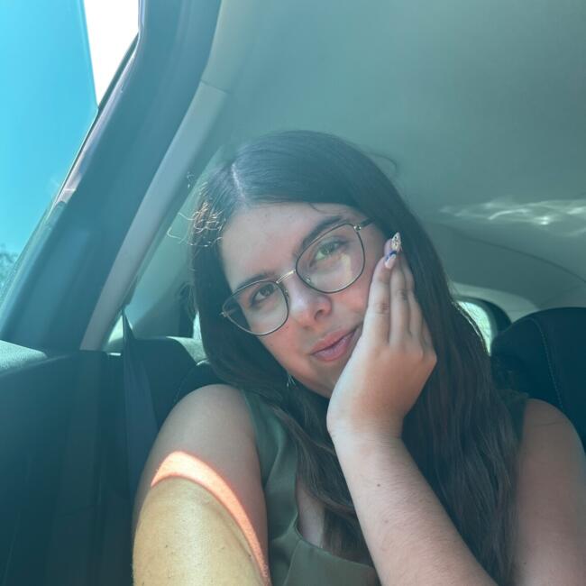 Babysitter in Châteauroux: Éline